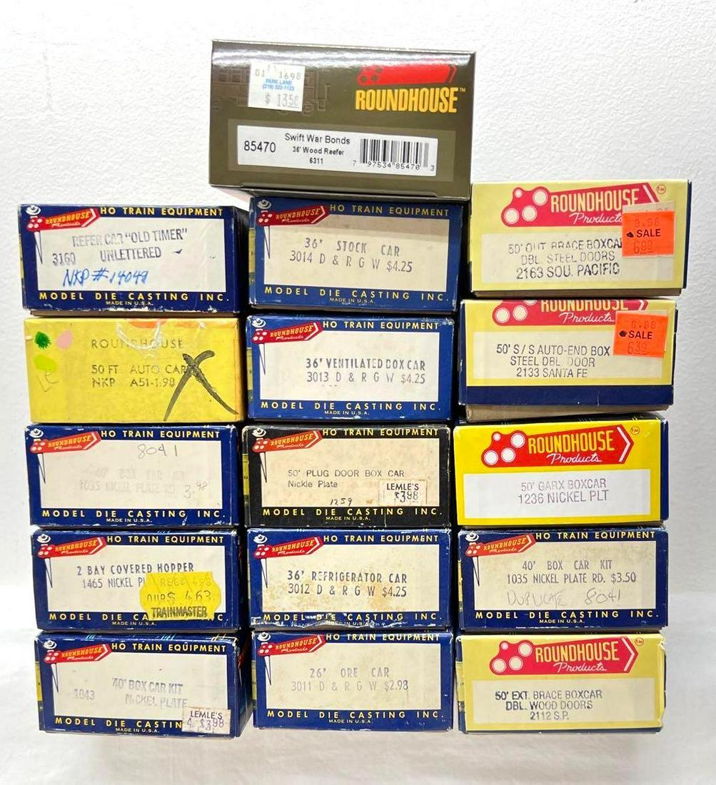 Fourteen unbuilt Roundhouse HO Gauge kits one RTR one built (1 of 9)