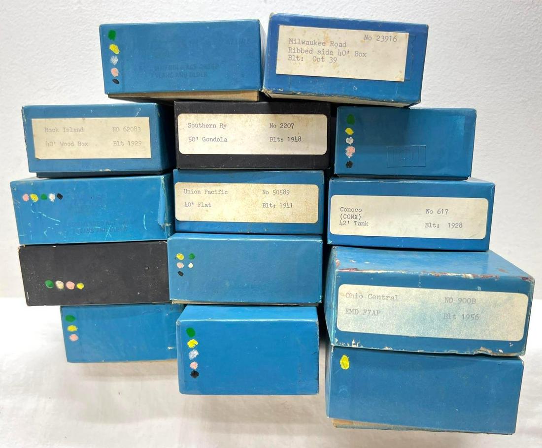 Fourteen HO Gauge Athearn Varney other kits built unbuilt (1 of 5)