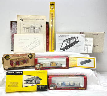 HO Scale unbuilt railroad model kits buildings in box: HO Scale unbuilt railroad model kit buildings and bridges in original boxes plus Ertl 1/87th scale gondola loads. Ertl 4055 Power Generator Flatcar load and 4094 Heavy Industrial Machinery Gondola loa