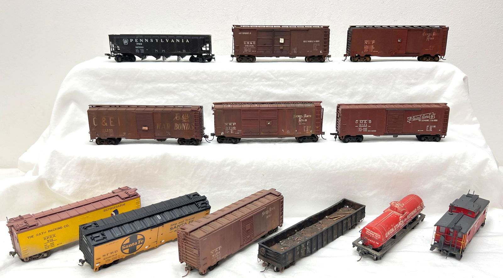 HO Scale freight trains high detail sprung Kadee weathered (1 of 4)