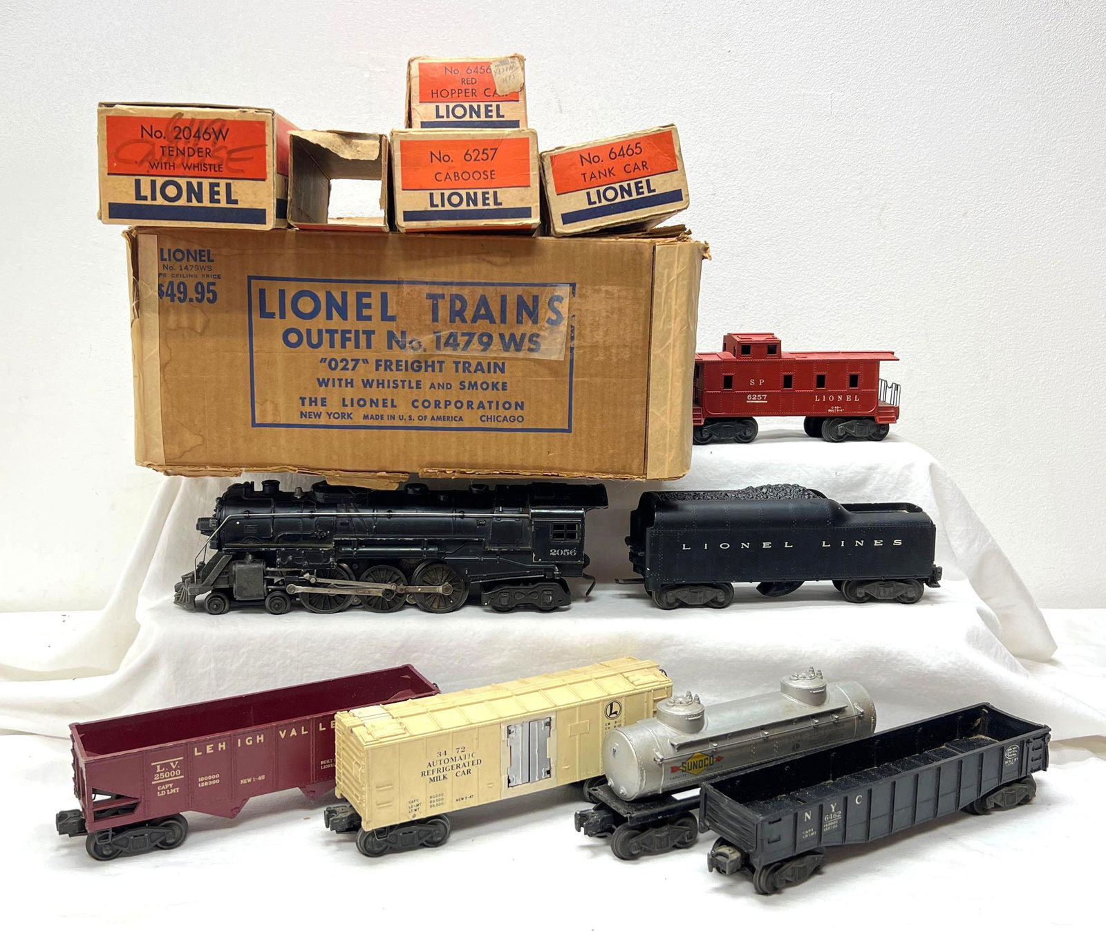Boxed Postwar Lionel O Gauge 1479WS 2056 4-6-4 freight set (1 of 7)