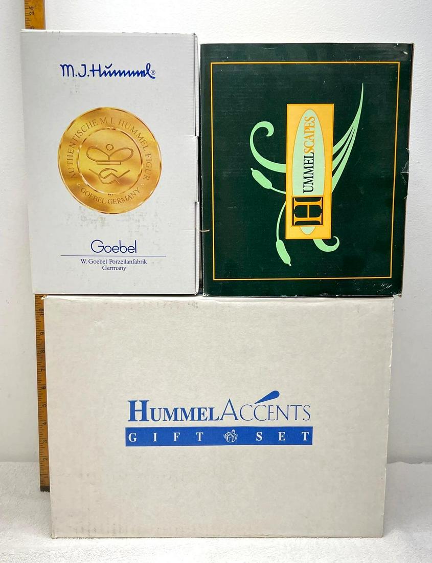 Goebel Hummel Christmas Delivery Collectors Set (1 of 13)