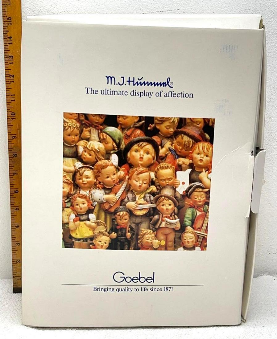 Goebel Hummel Berlin Airlift (1 of 13)