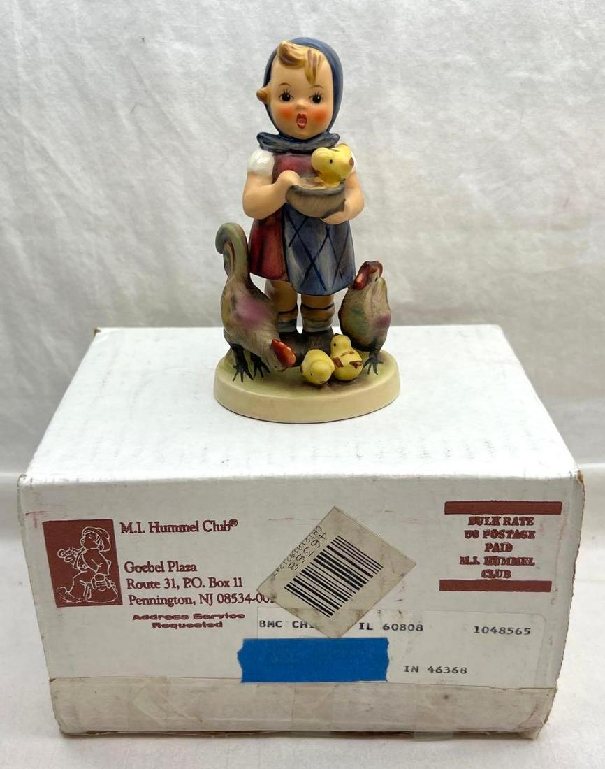 Hummel figurine 199/0 Titled Feeding Time (1 of 4)