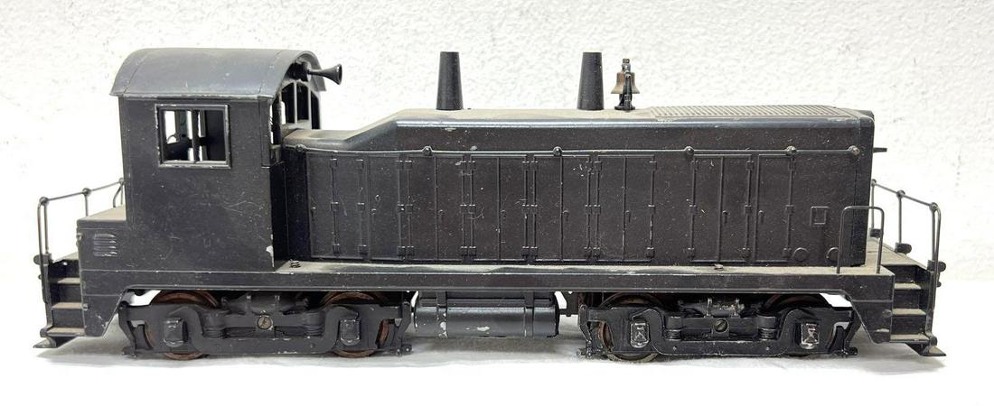 General Models Corp NW-2 diesel loco powered 2 Rail (1 of 5)