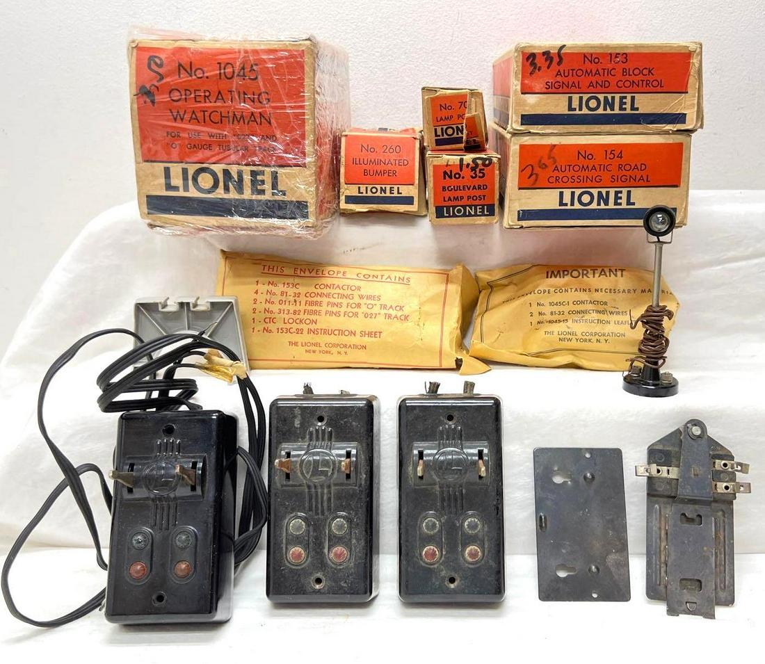 Postwar Lionel O Gauge accessories some in box 70 35 (1 of 8)