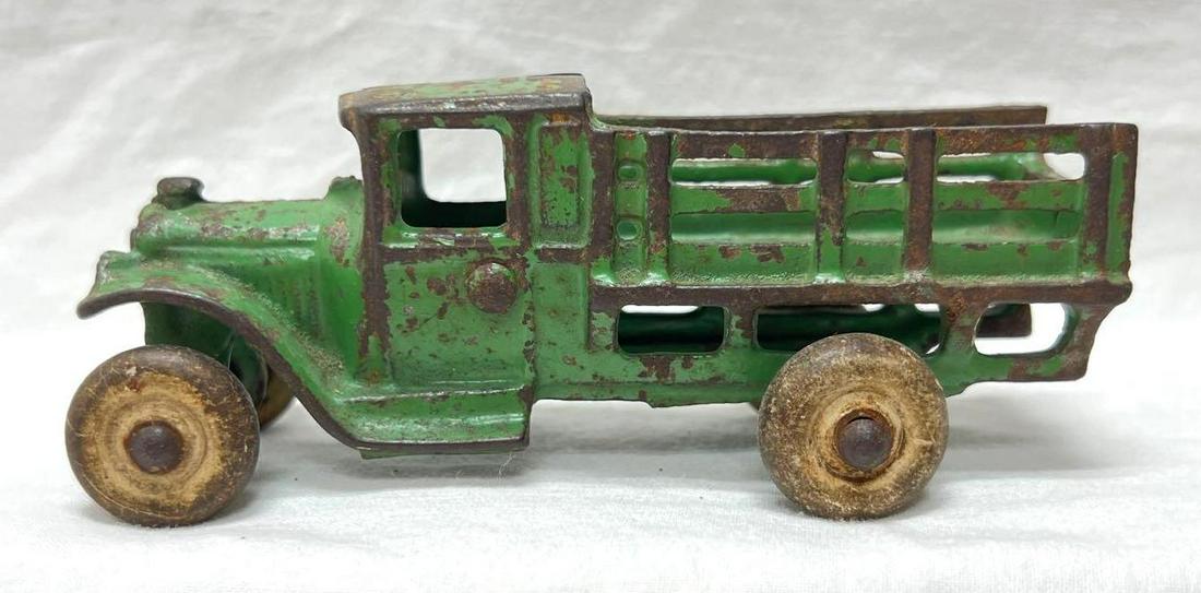 Arcade 213 4.5" stake truck cast iron original paint tires (1 of 5)