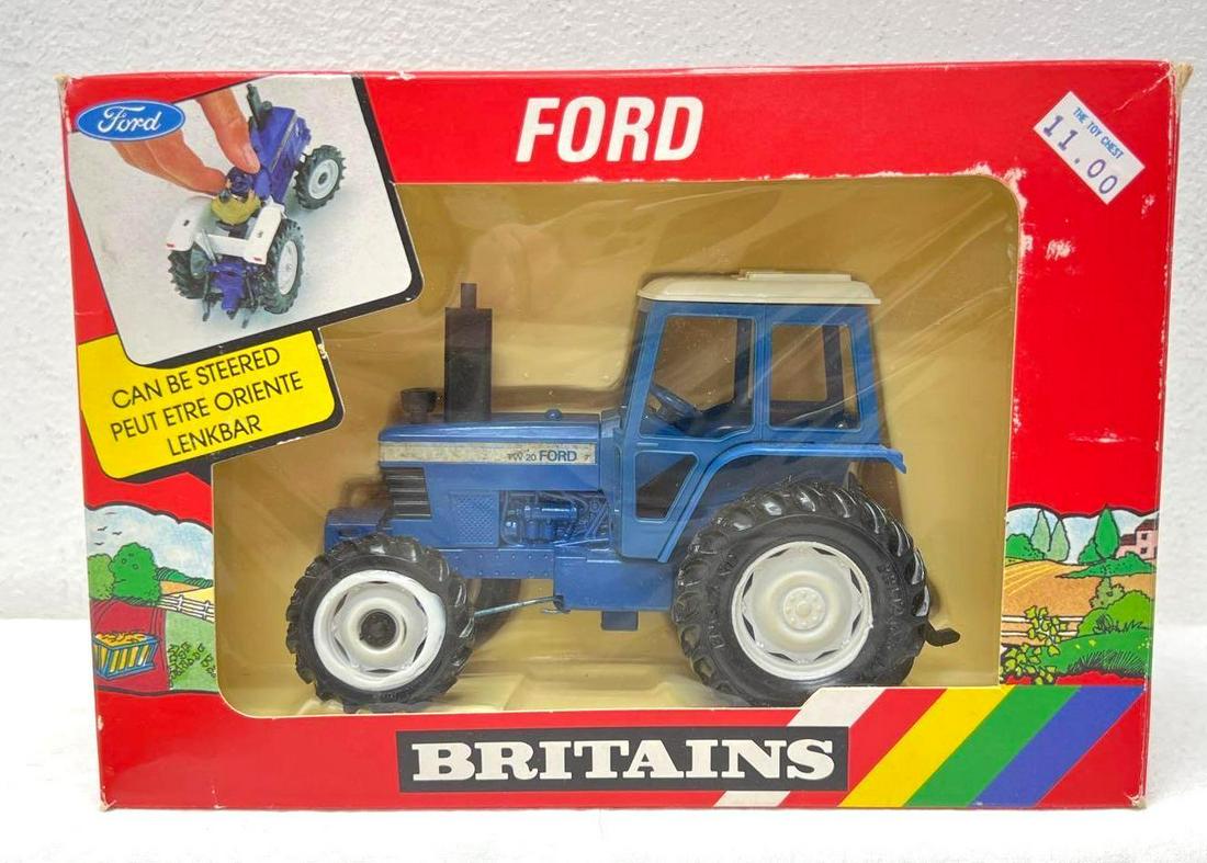 Britains 9527 Ford Tractor 5610 1:32 in original package (1 of 3)