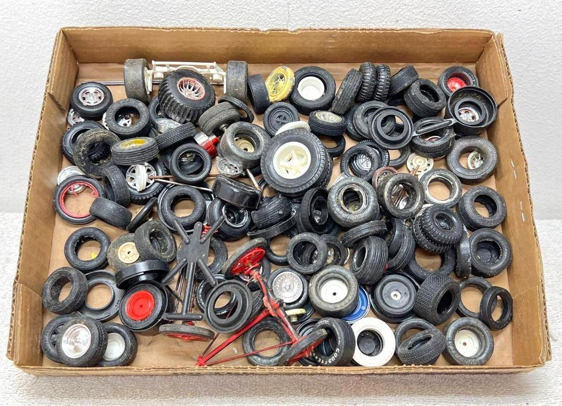 Vintage Model Kit parts pieces Junkyard bashing scrap Tires Wheels (1 of 3)