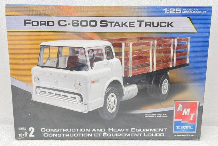 Amt 38165 1hd Ford C 600 Stake Truck 1/25 Kit In Factory Sealed