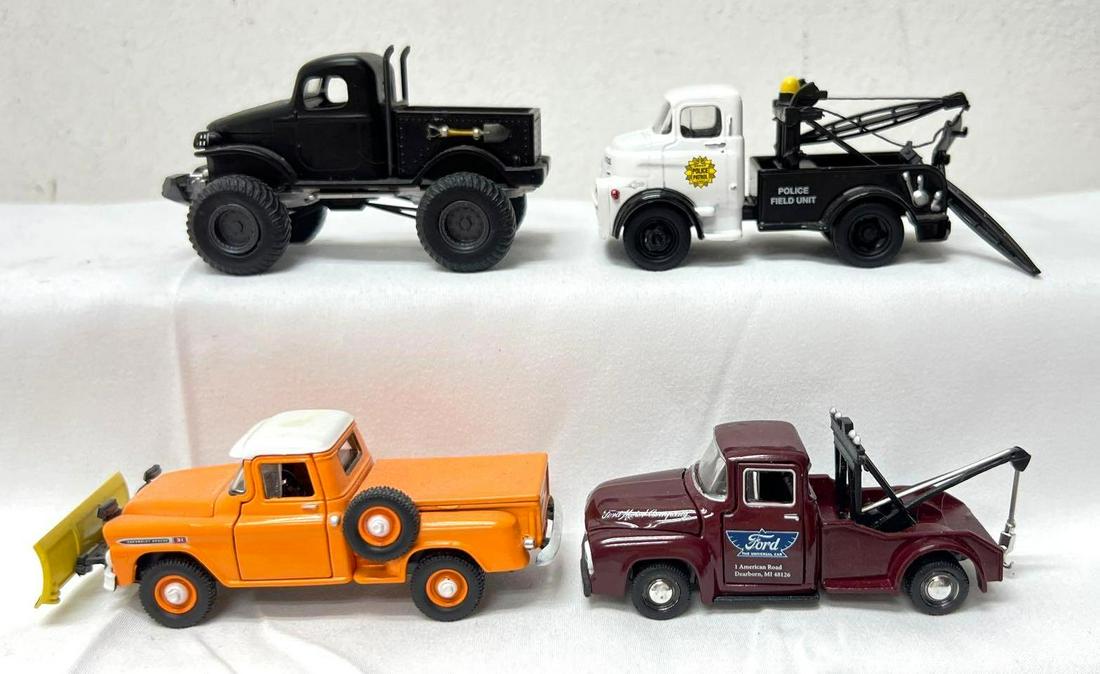 1/64 die-cast M2 Machines tow truck Apache w/snow blade Greenlight 1941 Military (1 of 7)