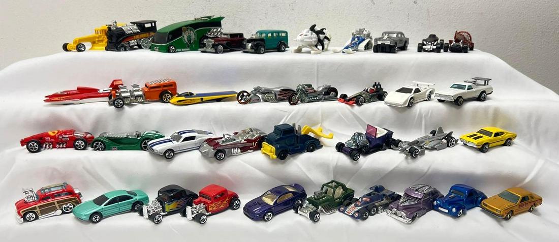 1:64 die-cast Thirty-seven Hot Wheels cars trucks 1970's - 2000's (1 of 19)