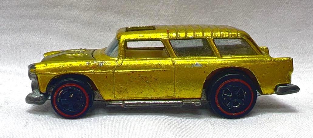 1/64 die-cast Hot Wheels 1969 Classic Nomad Redline Spectra Yellow Original Condition (1 of 5)
