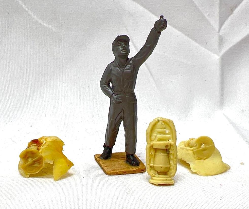 Marx Civil War Blue & Gray Playset Mansion Lawn Jockey w/resin cast lanterns (1 of 6)