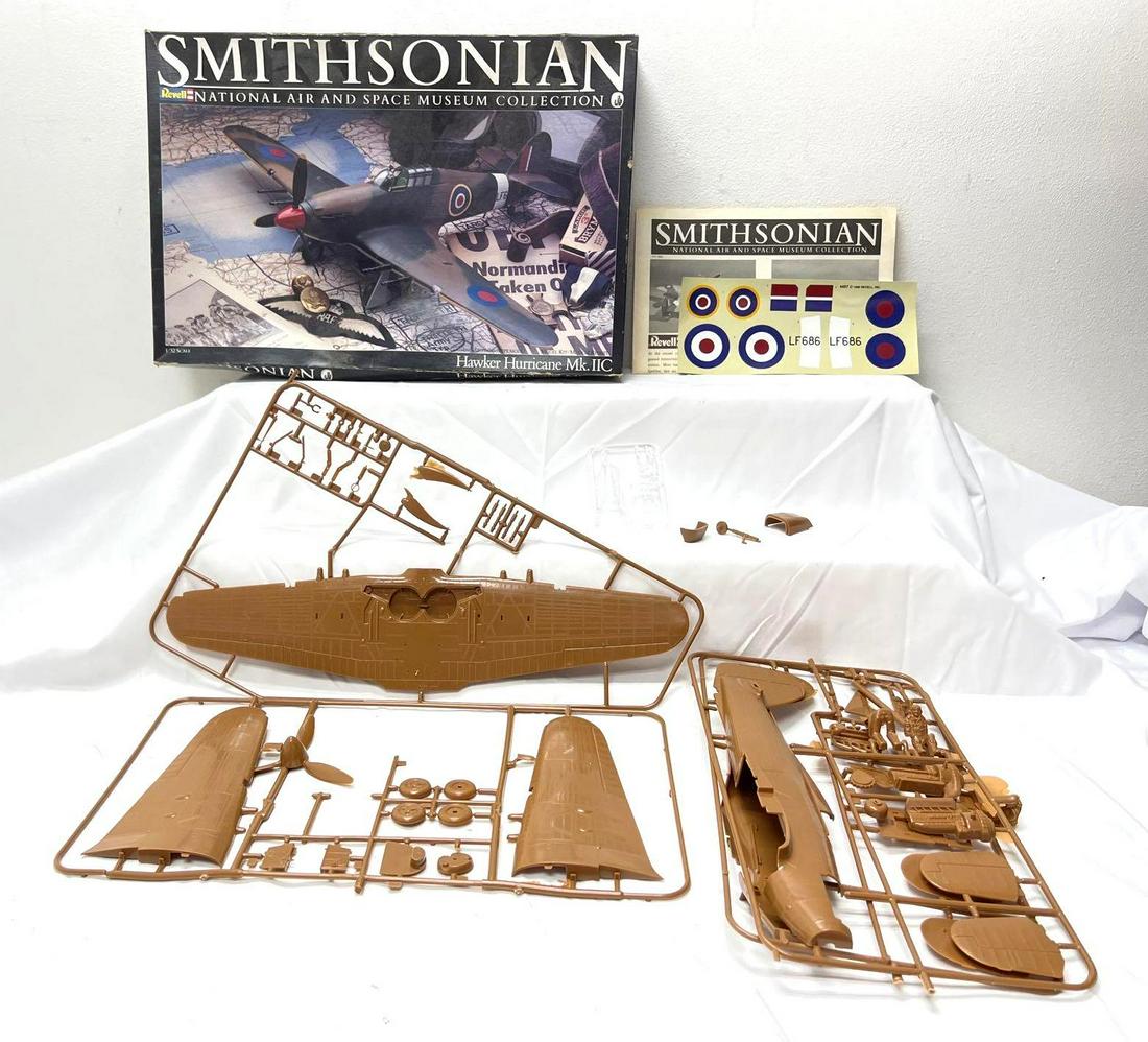 Revell 1/32 4457 Hawker Hurricane Mk.IIC model kit unbuilt complete in box (1 of 6)