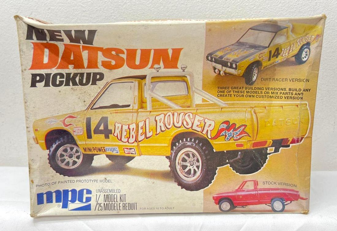 MPC 1/25 7708 New Datsun Pickup unbuilt complete in box parts in sealed bag (1 of 8)