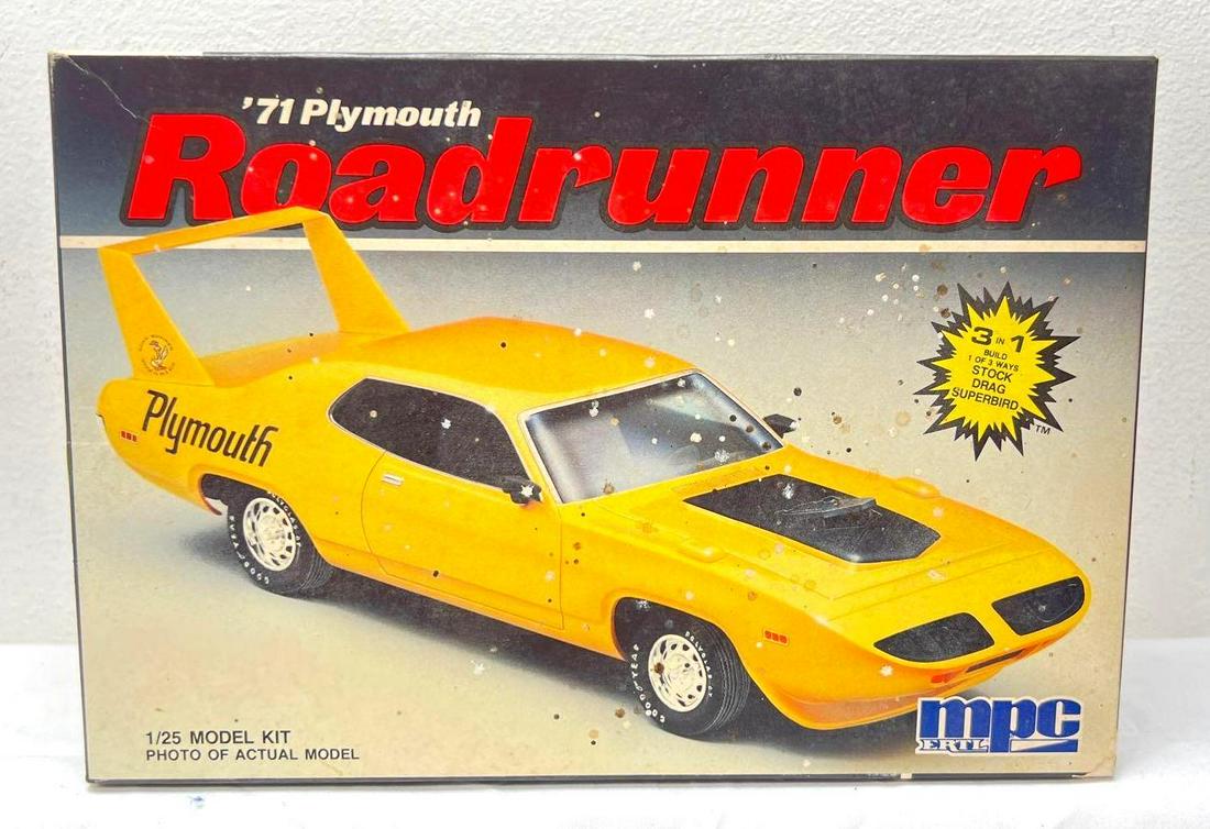 MPC 1/25 6282 '71 Plymouth Roadrunner partial build in original box w/extra body (1 of 9)