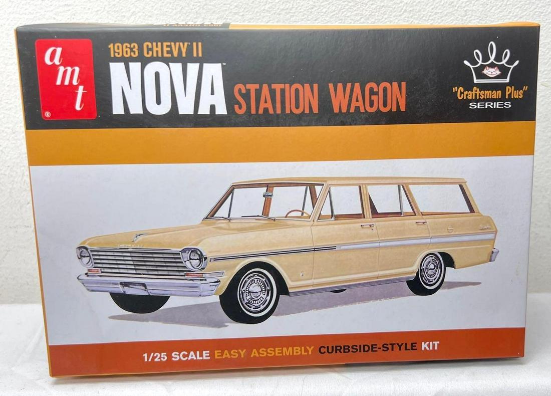AMT 1/25 AMT1202/12 1963 Chevy II Station Wagon unbuilt complete in box (1 of 7)