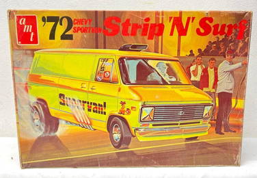 AMT 1:25 T518 '72 Chevy Sportvan Strip 'N' Surf model kit unbuilt in original box