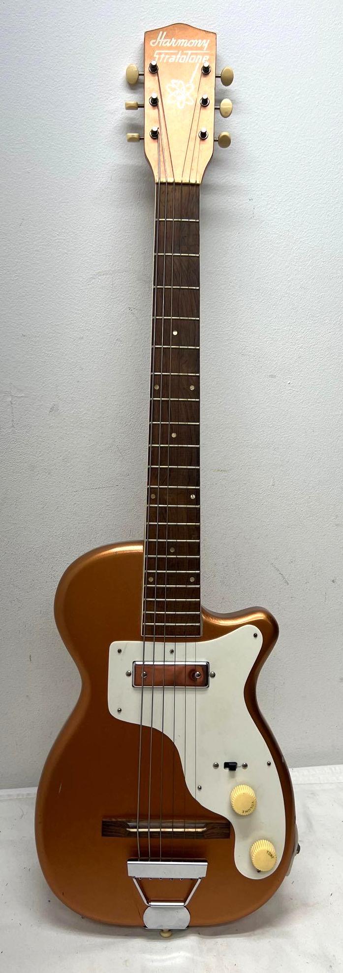 Harmony Stratotone 6-string electric Copper and White (1 of 20)