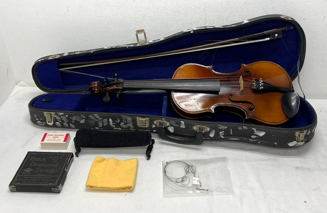 Jackson-Guidan Violin Co. Stradivarius in case (1 of 20)