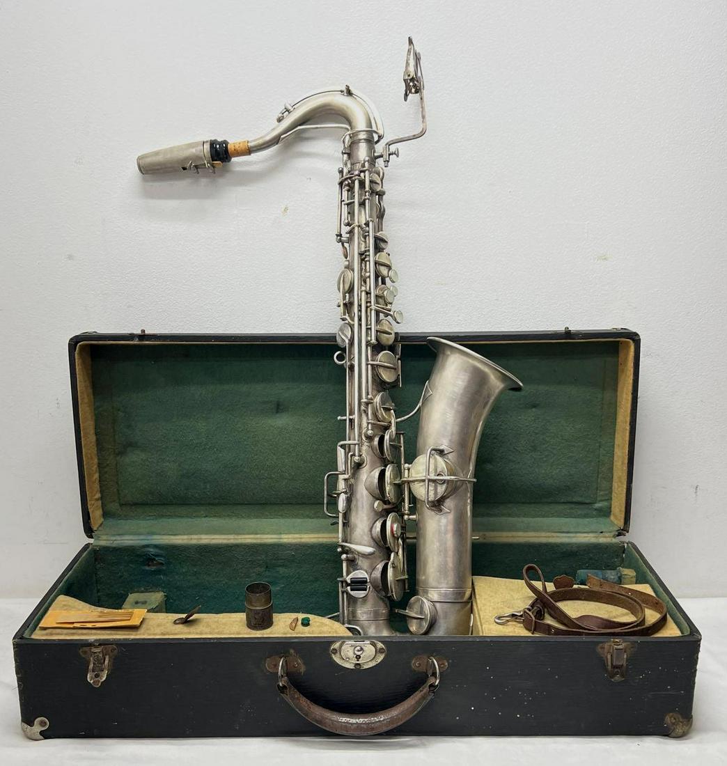Lyon & Healy C 10941 L Saxophone in original case: Lyon & Healy C 10941 L Saxophone in original case, appears to complete with original parts in original condition. Tarnish and some oxidation here and there, some finish is polished through. No din