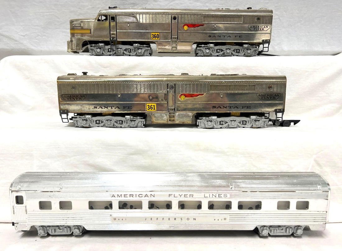 Postwar American Flyer S Gauge 362 with 961 Chrome: Postwar American Flyer S Gauge 362: 360 Santa Fe Alco PA diesel A unit and 361 Santa Fe Alco PB diesel B unit with 961 Jefferson Coach passenger car in chrome, C6+. Beautiful clean and shiny train