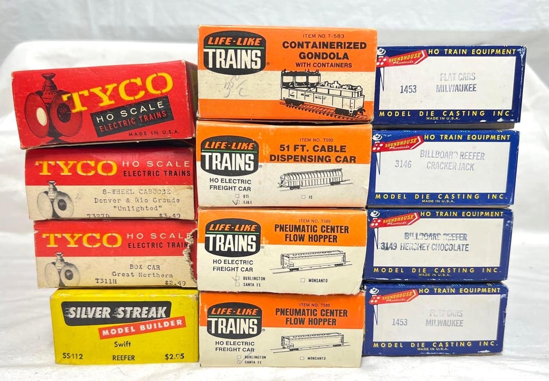 HO Gauge Tyco Roundhouse Life-Like Silver Streak: Twelve HO Gauge Tyco, Roundhouse, Life-Like and Silver Streak freight cars in original boxes, trains may or may no be correct to the box they are in. Trains look C7-8. Please view the photos of the it