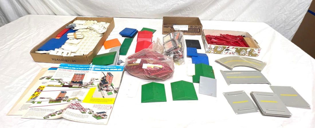 Building Panel toys Legos Tente American Bricks: Building panel, bricks, blocks and such toys. Lego, Tente, American Bricks, Kenner Girder and Building Panels, Child Guidance Toys Inc. Please view the photos of the items in this lot carefully as the