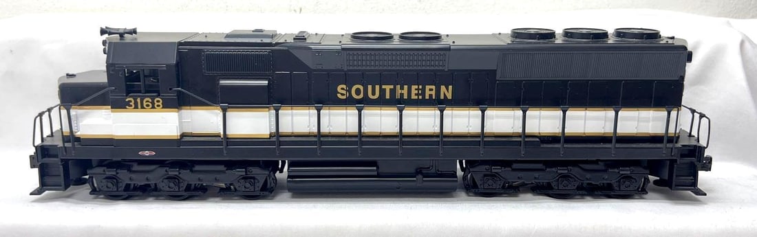 Modern Era Williams O Gauge 3168 Southern SD-45 diesel locomotive (1 of 5)