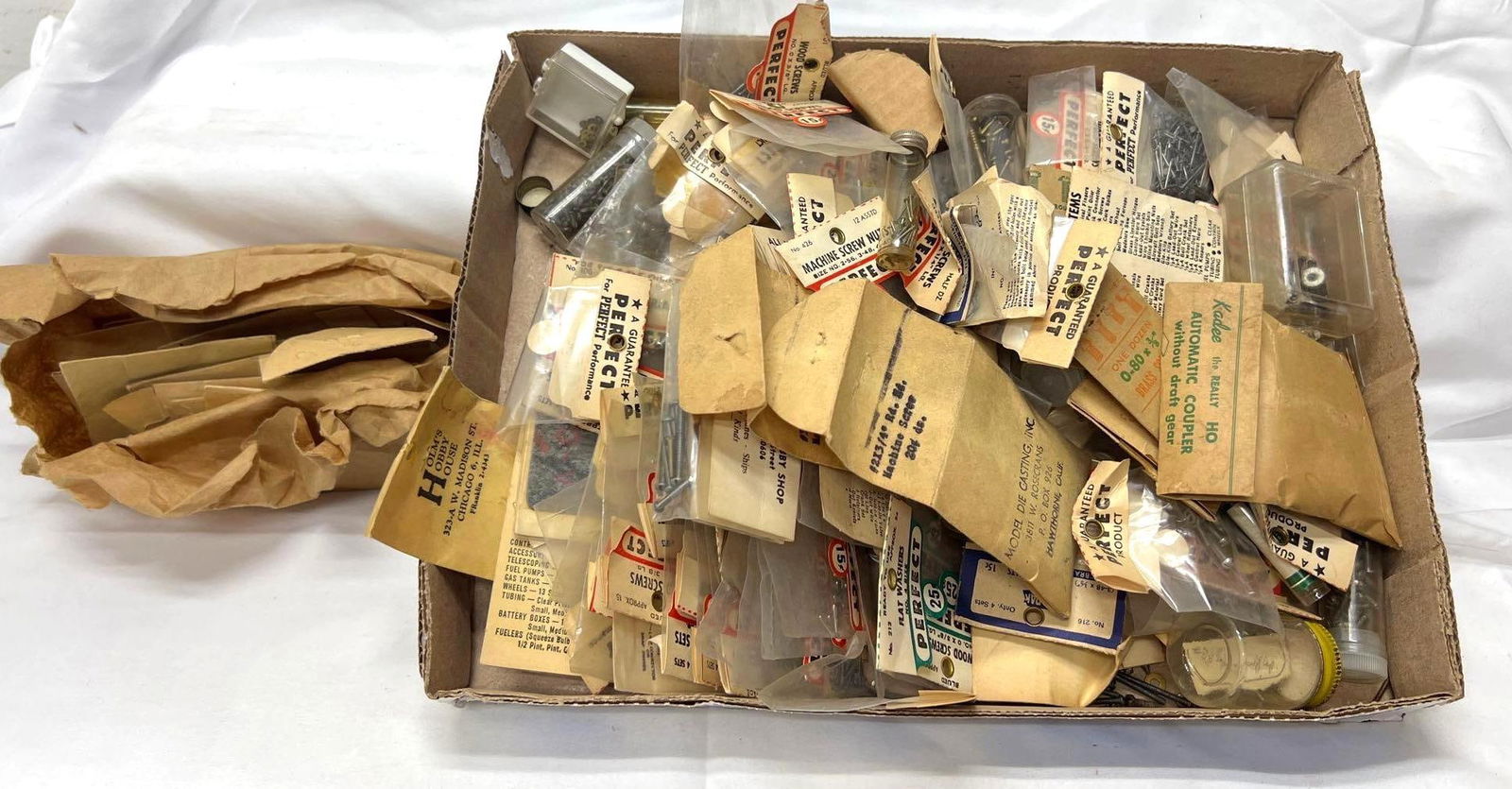 Perfect wood screws lock flat washers mounting bolt sets self tapping TINY (1 of 8)