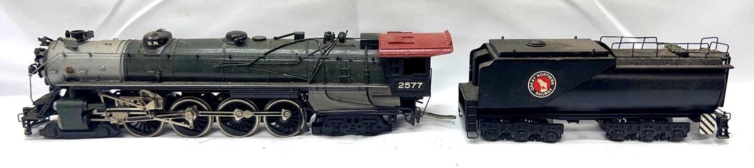 Tenshodo HO Gauge Great Northern 4-8-4 steam loco and tender (1 of 5)