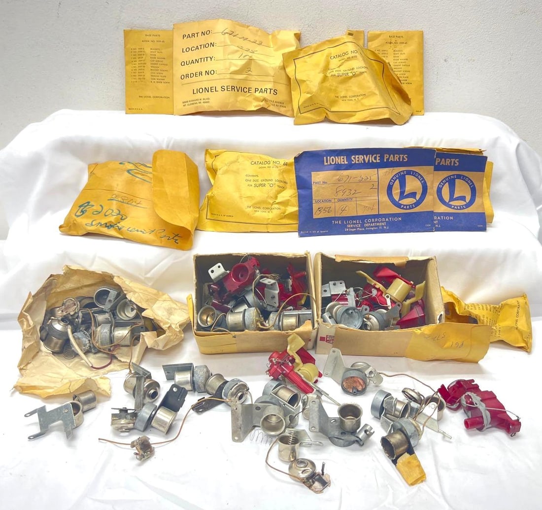 Dozens of Postwar Lionel O Gauge NOS smoke units 746-69 581-10 671-225 (1 of 11)