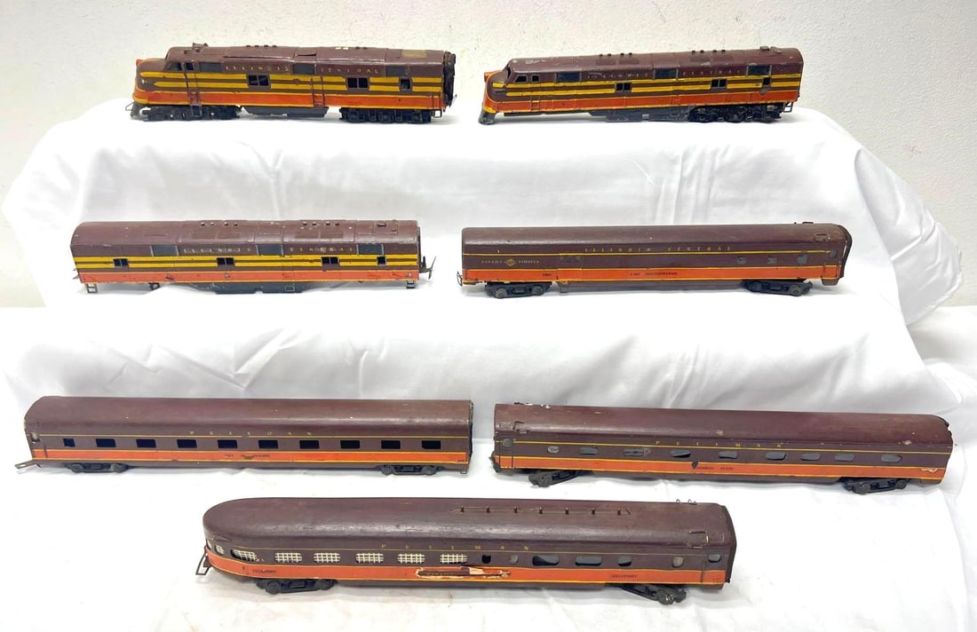 HO Gauge Illinois Central E-6/7 A-B-A diesel locos with four custom passengers (1 of 6)