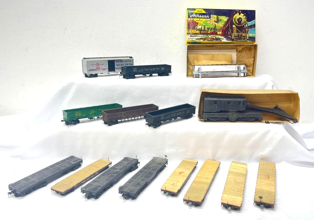 HO Scale Athearn A-601 C&NW flat car kit unbuilt fourteen more built (1 of 11)