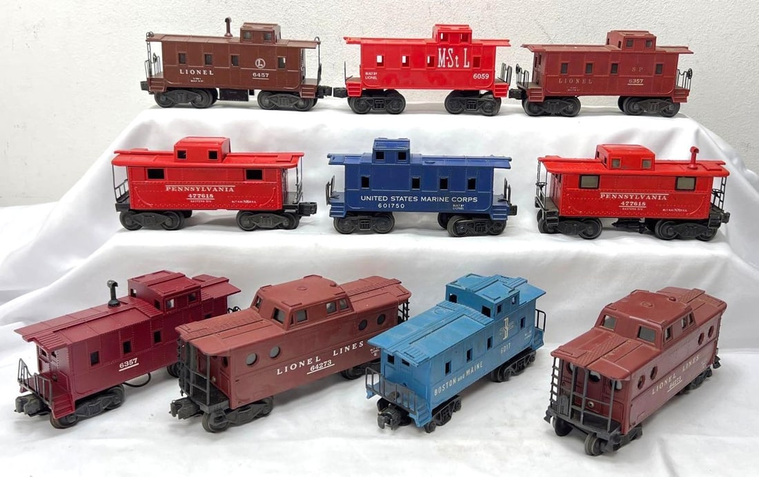 Postwar Lionel O Gauge group of caboose 6357 6017-50 2457 6457 6427 (1 of 9)