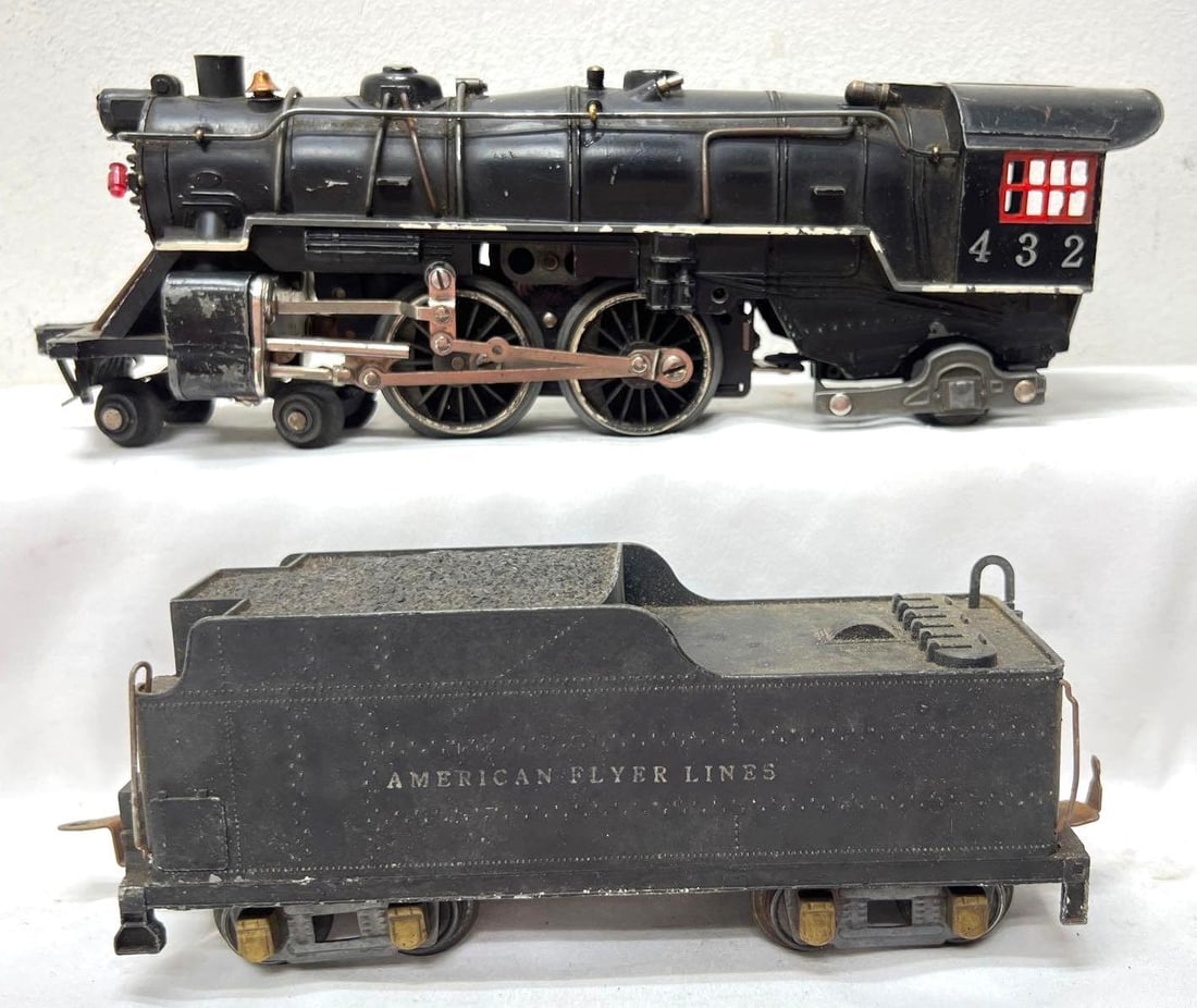 Prewar American Flyer O Gauge 432 4-4-2 die-cast loco and tender (1 of 5)