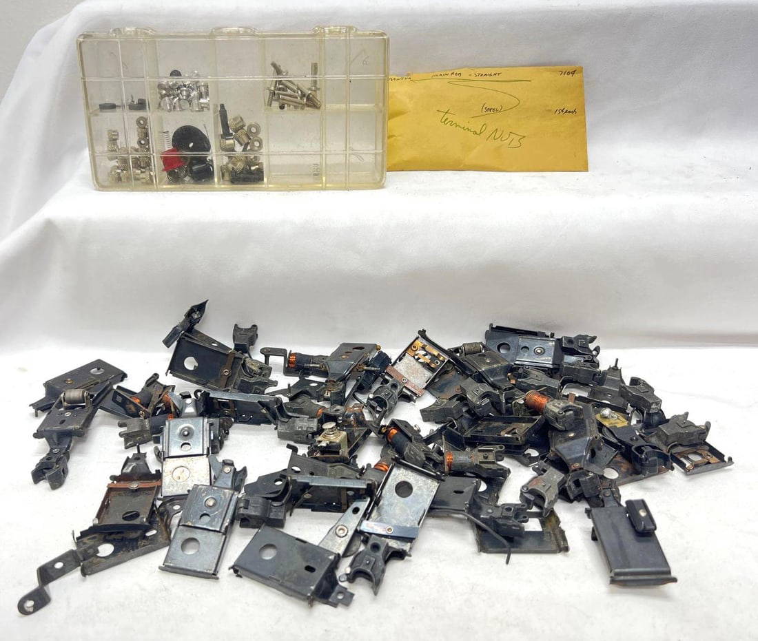 Postwar Prewar Lionel O Gauge 48025 Other Couplers Binding Post Nuts