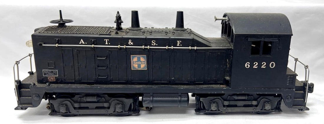 Postwar Lionel O Gauge 6220 ATSF Santa Fe NW-2 diesel switcher (1 of 5)