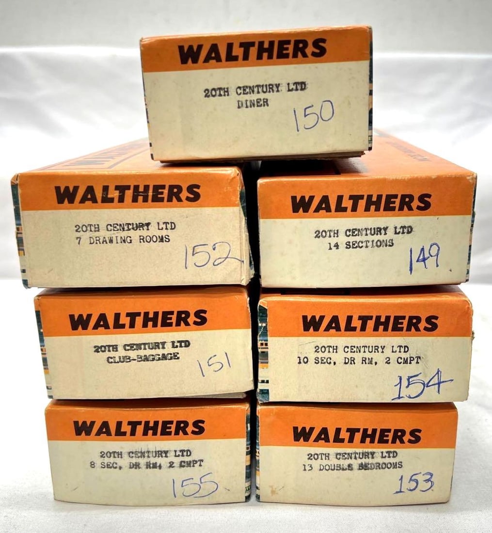 Seven Walthers HO Gauge 20th Century limited cars in box (1 of 8)