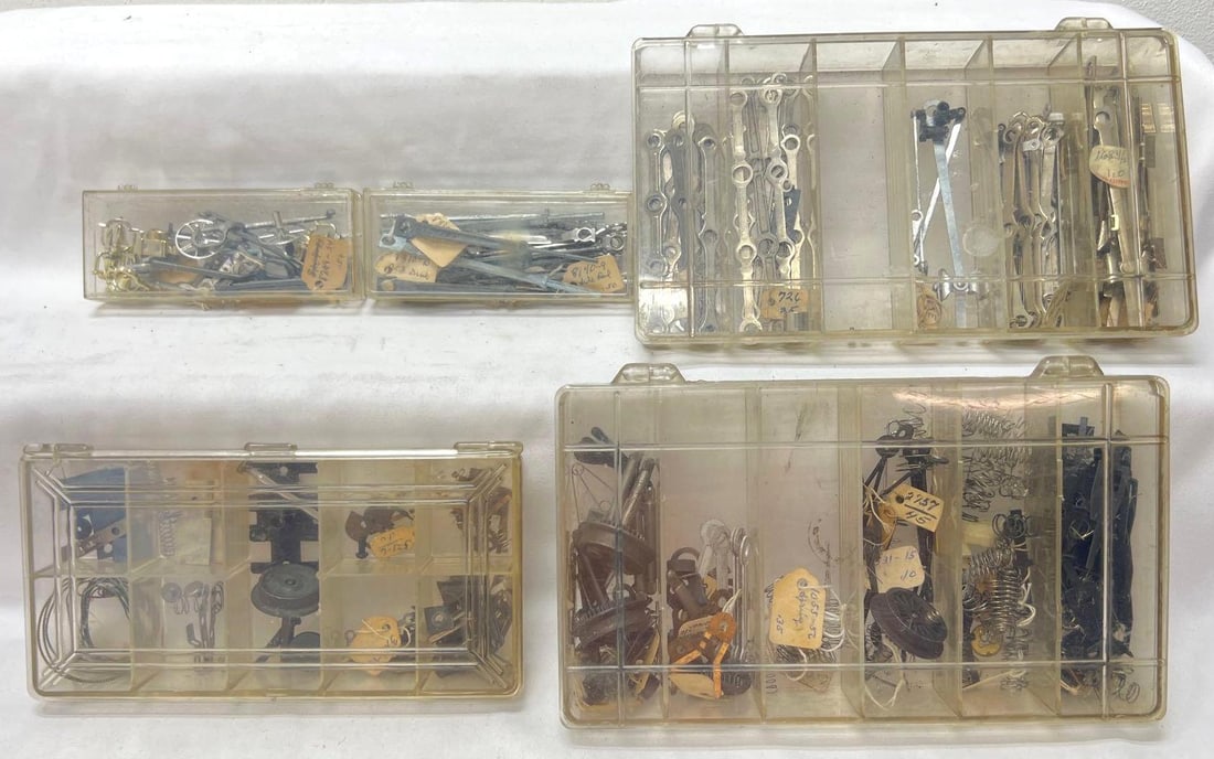 Postwar Lionel O Gauge geared drive wheels springs rods trim etc.: Postwar Lionel O Gauge geared drive wheels, springs, rods, bell/horn/antenna trim, etc. 8209, 1055, 521, 3360, 8140, 8310, 8240, 671, 726, 763E, 226E, 1684, 600, 485, 2531, 3472, 487, 2757, more. Plea