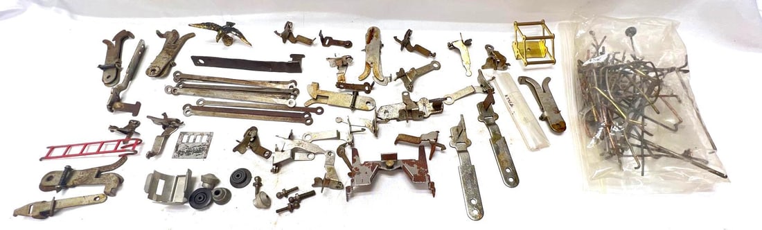 Prewar American Flyer Ives wide standard gauge couplers rails (1 of 4)