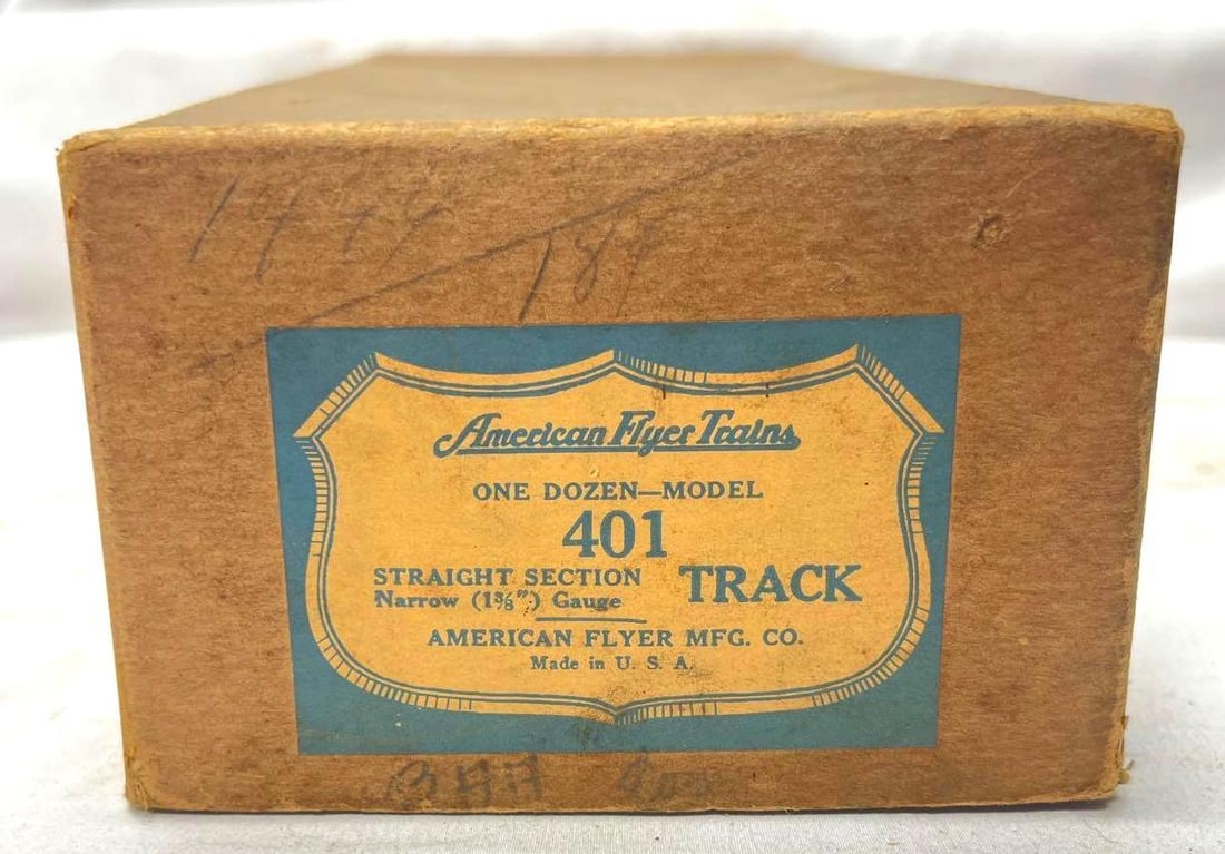 One Dozen Model 401 Narrow (1-3/8") Gauge Track in original box AF (1 of 4)