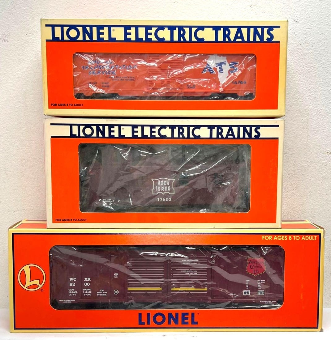 Modern Era Lionel O Gauge 16706 17603 17231 in box: Modern Era Lionel O Gauge 16706 bobbing giraffe box car, 17603 Rock Island caboose and 17231 9200 Wisconsin Central double door box car with auto frames, in original boxes. Some cars show run time, C8