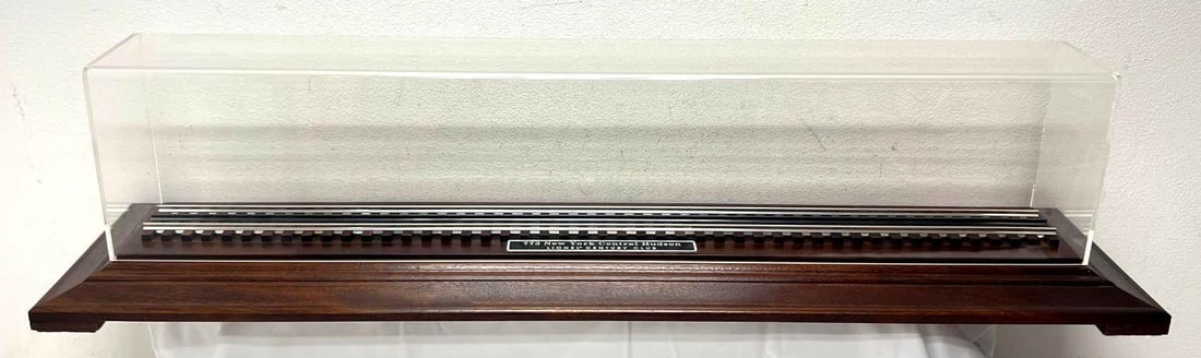 Lionel 773 Century Club NYC Hudson display board (1 of 4)