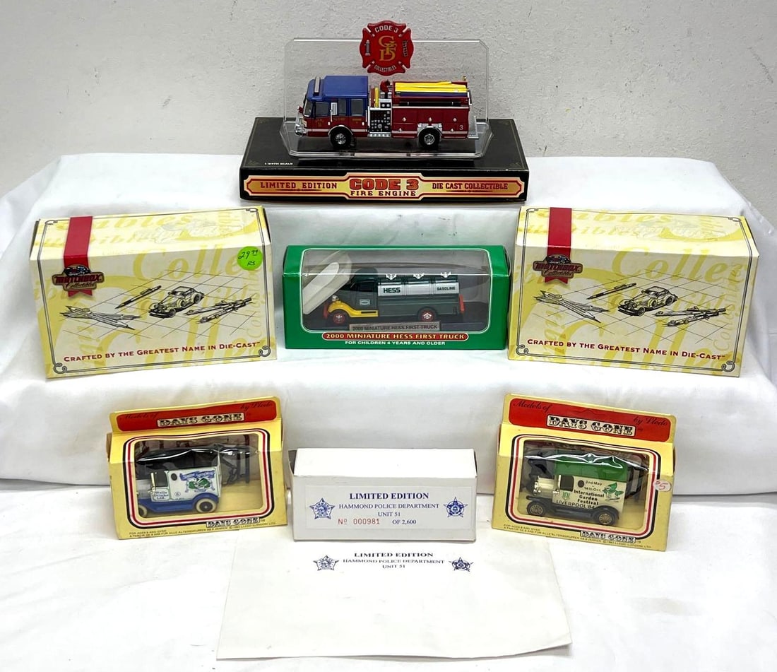 Matchbox Lledo Road Champ Hess Code 3 die-cast in box (1 of 8)