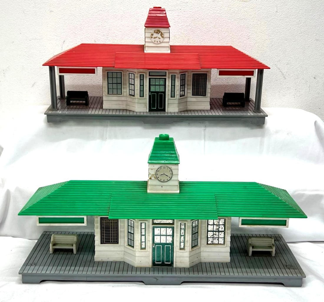 Postwar Noma O/S Gauge talking stations Red Green (1 of 5)