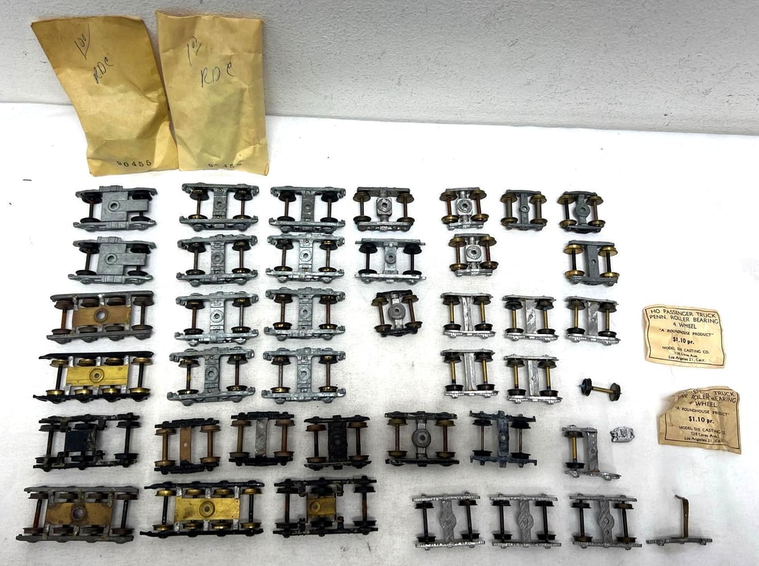 HO Gauge 4 6 8 wheel die-cast trucks w/metal wh (1 of 8)