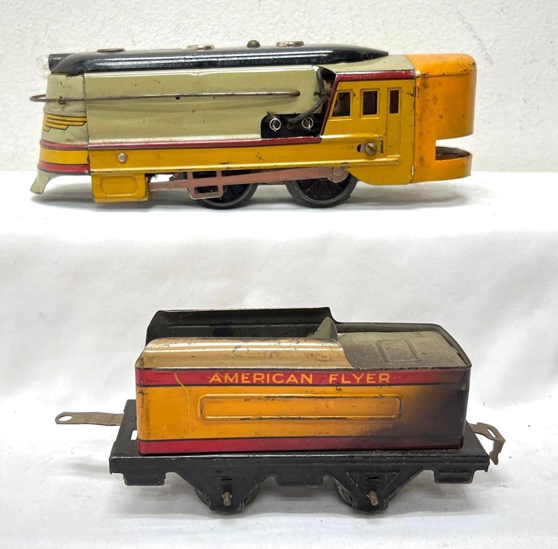 Prewar American Flyer O Gauge Hiawatha w/freight tender and whistle (1 of 5)