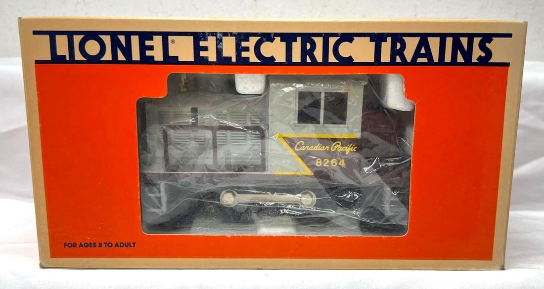 Modern Lionel O Gauge 8264 CP motorized snowplow in box (1 of 8)